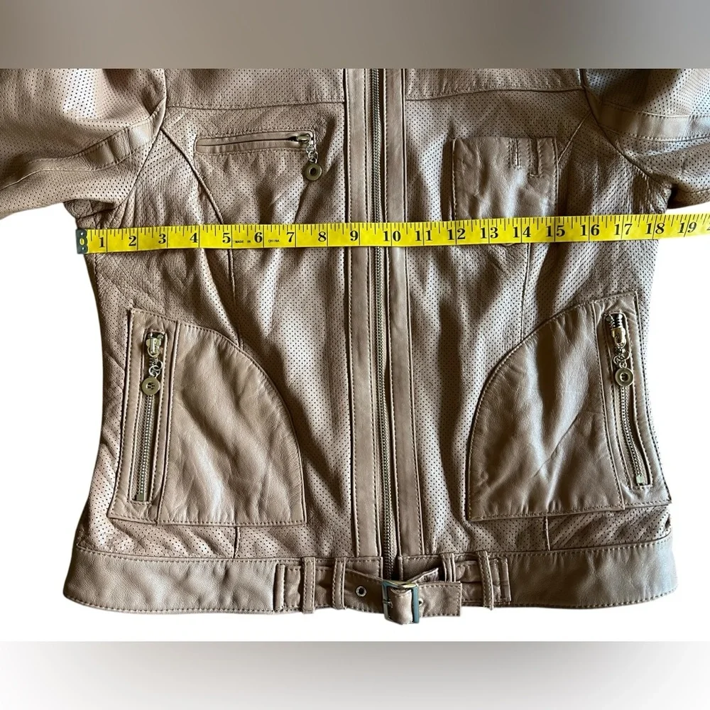 White House Black Market Light Mocha 100% Leather Perforated Moto Jacket Sz S - Picture 9 of 11